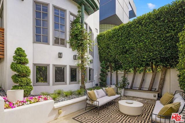 128 Roma Court, Marina Del Rey, CA 90292