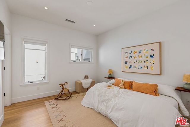 128 Roma Court, Marina Del Rey, CA 90292
