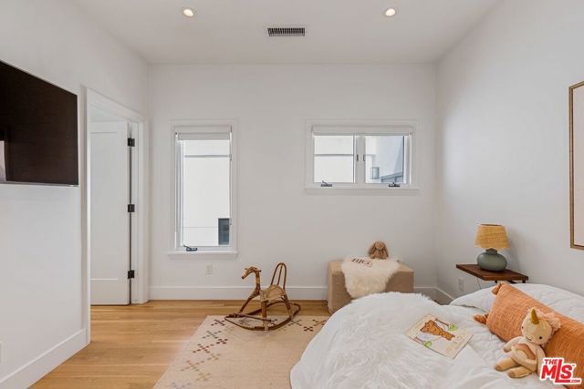 128 Roma Court, Marina Del Rey, CA 90292