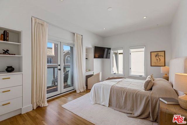 128 Roma Court, Marina Del Rey, CA 90292