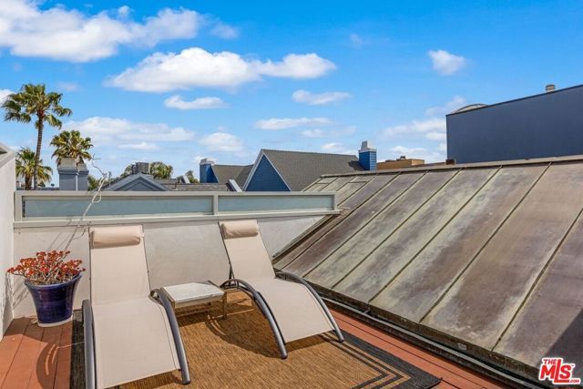 128 Roma Court, Marina Del Rey, CA 90292