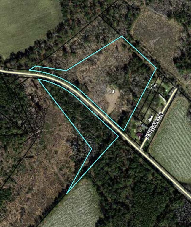 Image 1 of property listing at 801 Gar Road, Smoaks, SC 29481