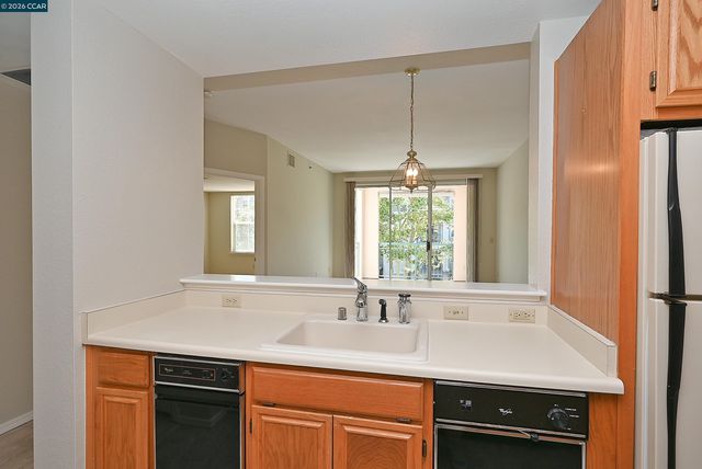 1840 Tice Creek Dr 2345, Walnut Creek, CA 94595