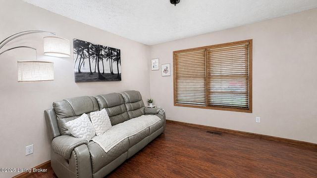 10308 Arbor Oak Dr, Louisville, KY 40229