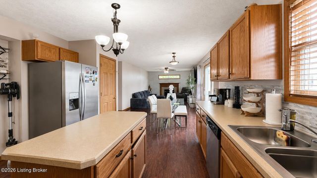 10308 Arbor Oak Dr, Louisville, KY 40229