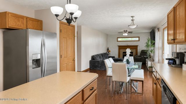 10308 Arbor Oak Dr, Louisville, KY 40229