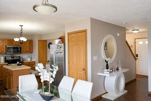 10308 Arbor Oak Dr, Louisville, KY 40229