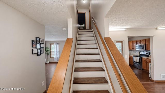 10308 Arbor Oak Dr, Louisville, KY 40229