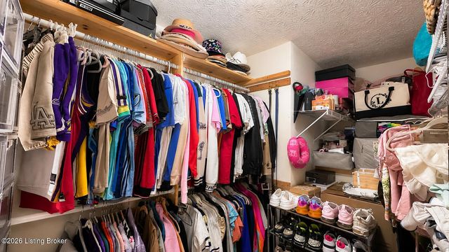 10308 Arbor Oak Dr, Louisville, KY 40229