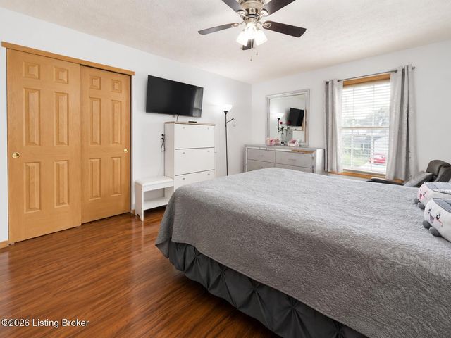 10308 Arbor Oak Dr, Louisville, KY 40229