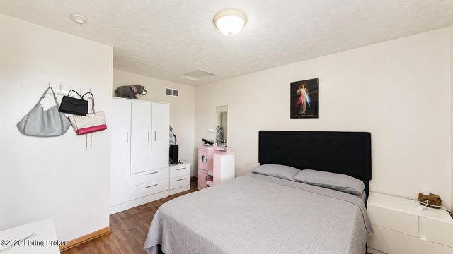 10308 Arbor Oak Dr, Louisville, KY 40229
