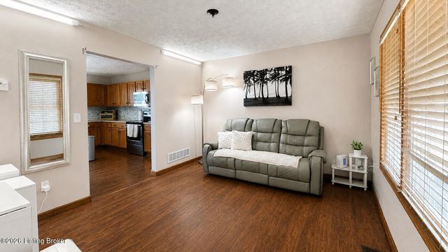 10308 Arbor Oak Dr, Louisville, KY 40229