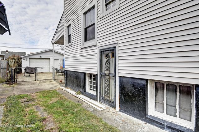 816 Dearborn Ave, Louisville, KY 40211