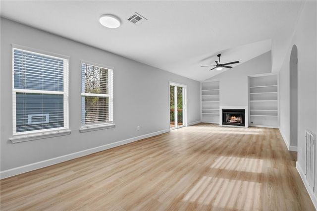 2077 N Kantz Lane, Fayetteville, AR 72703