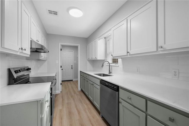 2077 N Kantz Lane, Fayetteville, AR 72703