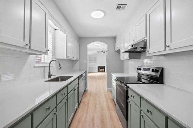 2077 N Kantz Lane, Fayetteville, AR 72703