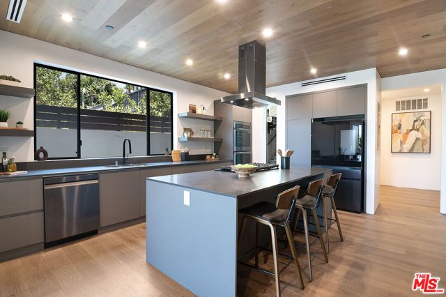 1122 N Coronado Street, Los Angeles, CA 90026
