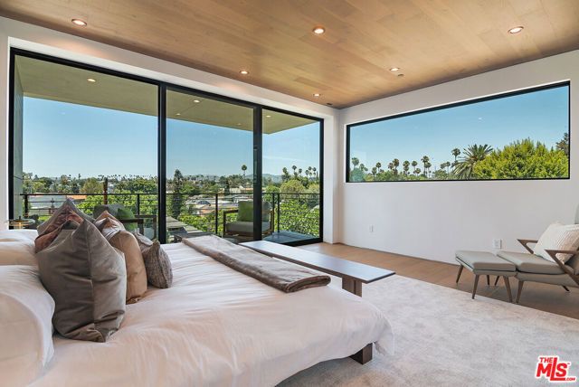 1122 N Coronado Street, Los Angeles, CA 90026
