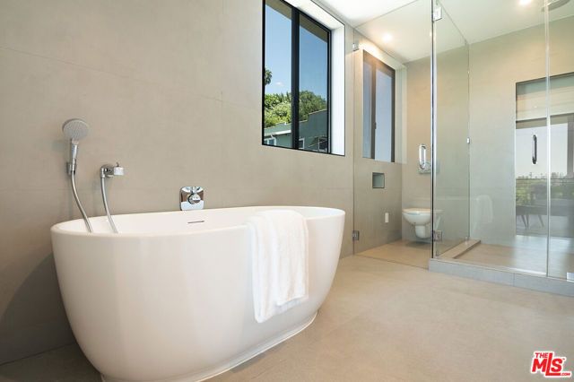 1122 N Coronado Street, Los Angeles, CA 90026