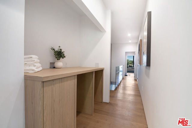 1122 N Coronado Street, Los Angeles, CA 90026