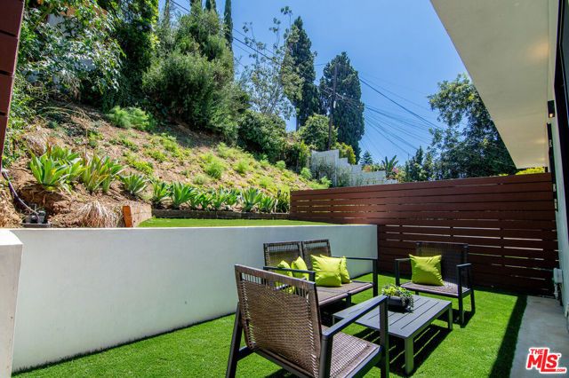1122 N Coronado Street, Los Angeles, CA 90026