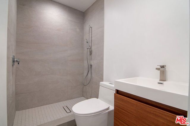 1122 N Coronado Street, Los Angeles, CA 90026