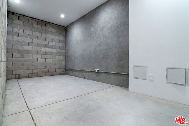 1122 N Coronado Street, Los Angeles, CA 90026