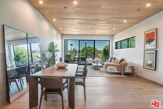 1122 N Coronado Street, Los Angeles, CA 90026