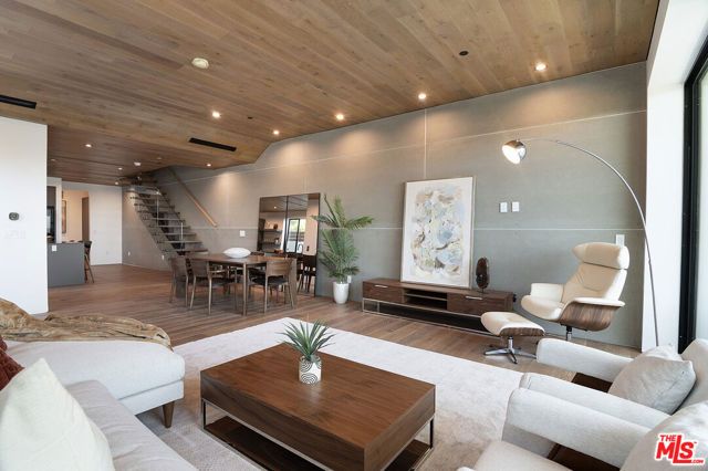 1122 N Coronado Street, Los Angeles, CA 90026