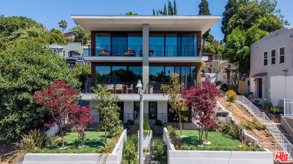 1122 N Coronado Street, Los Angeles, CA 90026
