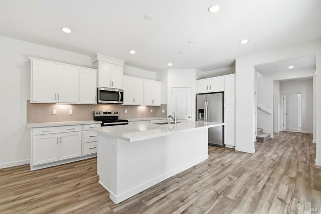 9117 Camino Colegio Rd, Rohnert Park, CA 94928