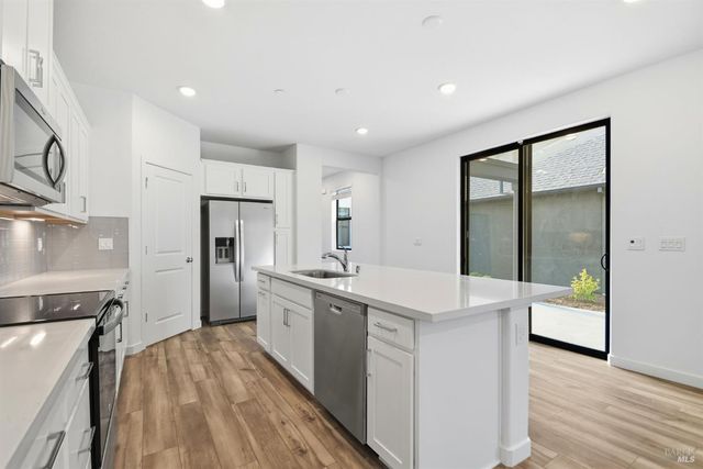 9117 Camino Colegio Rd, Rohnert Park, CA 94928