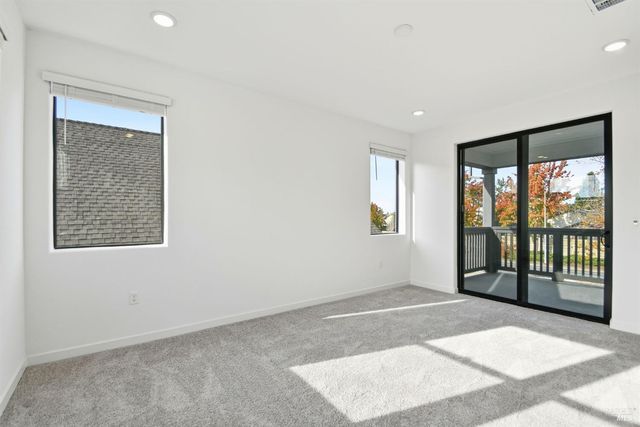 9117 Camino Colegio Rd, Rohnert Park, CA 94928