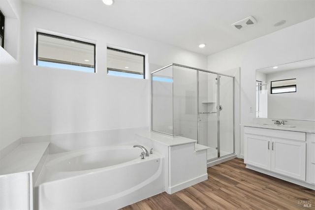 9117 Camino Colegio Rd, Rohnert Park, CA 94928