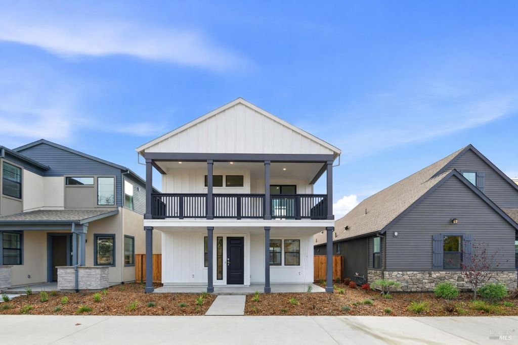 9117 Camino Colegio Rd, Rohnert Park, CA 94928