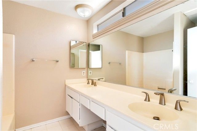 2864 N Riverside, Rialto, CA 92377