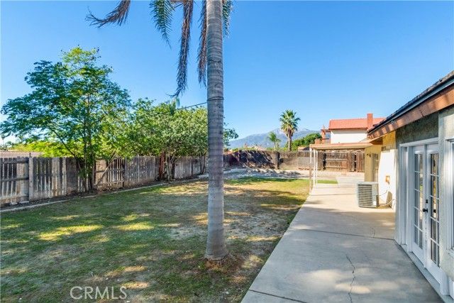 2864 N Riverside, Rialto, CA 92377