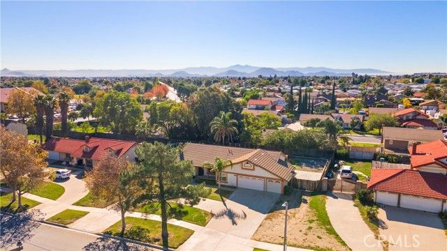 2864 N Riverside, Rialto, CA 92377