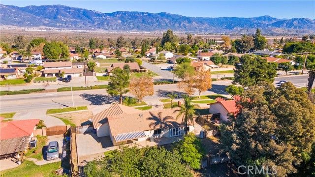 2864 N Riverside, Rialto, CA 92377