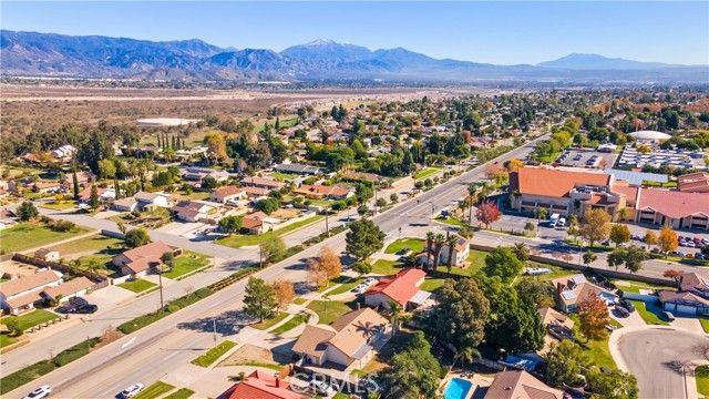 2864 N Riverside, Rialto, CA 92377