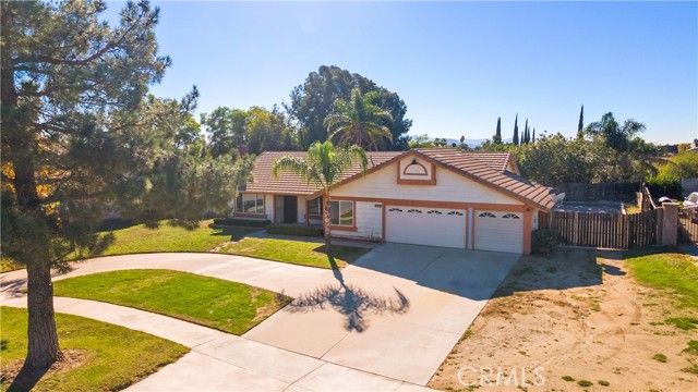 2864 N Riverside, Rialto, CA 92377