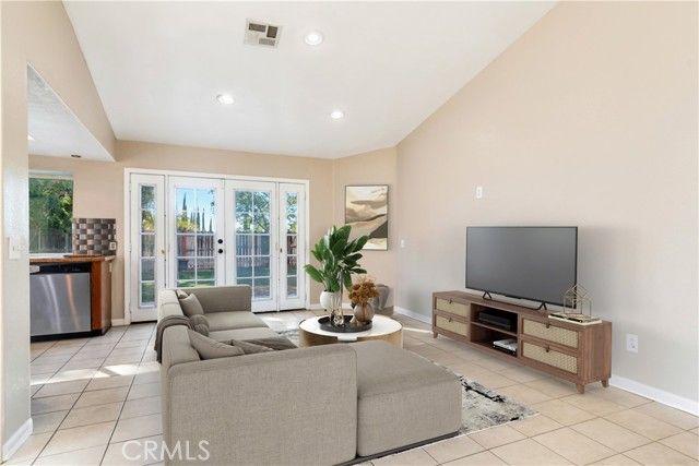 2864 N Riverside, Rialto, CA 92377