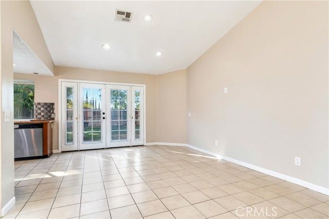 2864 N Riverside, Rialto, CA 92377