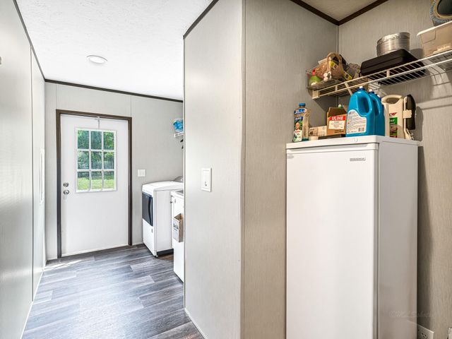 1047 Jim Bob Lane, New Ulm, TX 78950