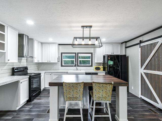 1047 Jim Bob Lane, New Ulm, TX 78950