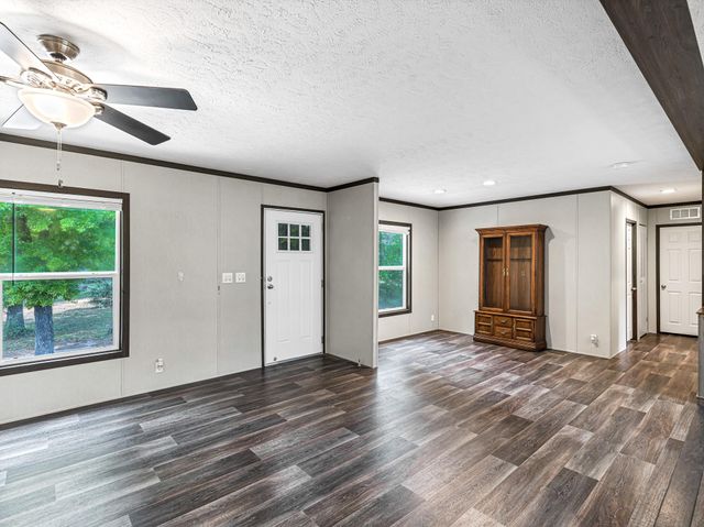 1047 Jim Bob Lane, New Ulm, TX 78950