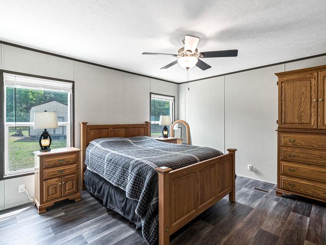 1047 Jim Bob Lane, New Ulm, TX 78950