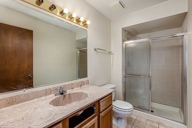 7140 Olde Gatehouse Road, Tinley Park, IL 60477