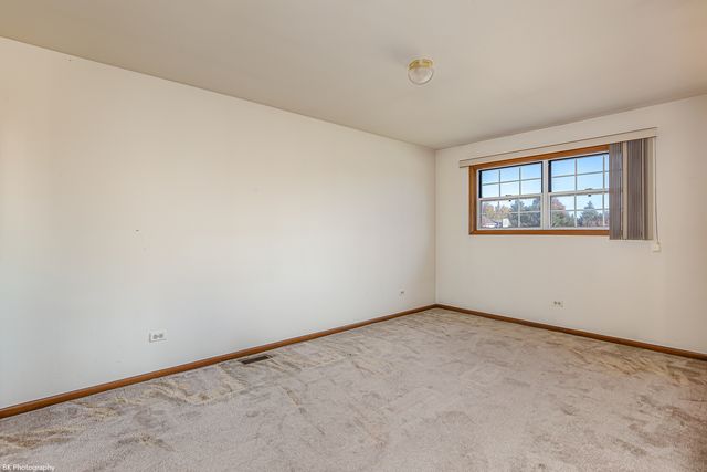 7140 Olde Gatehouse Road, Tinley Park, IL 60477