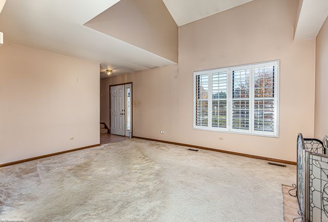 7140 Olde Gatehouse Road, Tinley Park, IL 60477